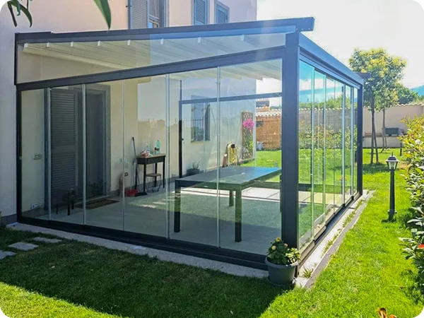 Pergola in metallo e vetro per giardino